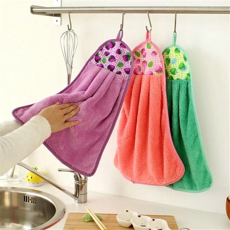 Kitchen Hanging Hand Towel Soft Absorbent Microfiber Washcloth for Dish Drying Quick-Dry Bathroom Face Napkin Reusable Wipe Hook Loop Cloth for Sink Cabinet Fridge Handle Cute Animal Design Cleaning Accessory (Random Color)